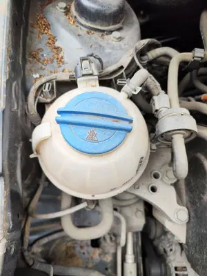 Foto de DEPOSITO EXPANSION VOLKSWAGEN POLO IV (9N1) 1.4 16V (75 CV / 55 KW) referencia 6Q0121407D