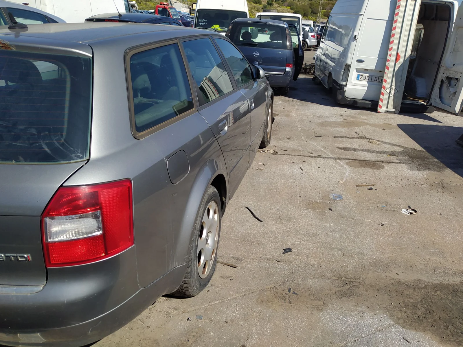 Foto de PUENTE TRASERO AUDI A4 AVANT (8E) 1.9 TDI (131 CV / 96 KW) referencia 3R0505235