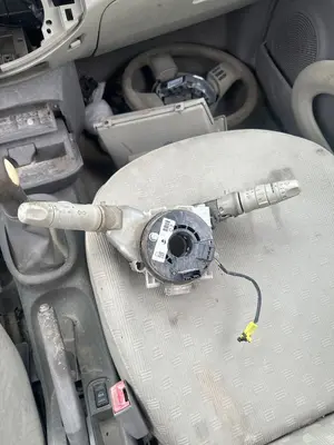 Foto de MANDO MULTIFUNCION NISSAN MICRA (K12E) 1.2 CAT (65 CV / 48 KW)