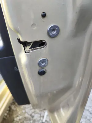 Foto de CERRADURA PUERTA DELANTERA DERECHA CITROEN C4 BERLINA 1.6 16V HDi (90 CV / 66 KW) referencia 9136ES