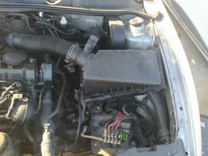 Foto de CAJA RELES / FUSIBLES SEAT TOLEDO (1M2) 1.9 TDI (110 CV / 81 KW)