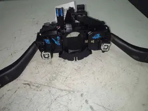 Foto de MANDO MULTIFUNCION SEAT LEON (1P1) 1.9 TDI (105 CV / 77 KW) referencia 1K0953513