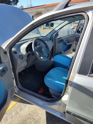 Foto de GOMAS CONTORNO PUERTA FIAT II PANDA (169) 1.2 CAT (60 CV / 44 KW)