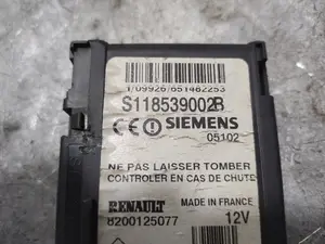 Foto de MODULO ELECTRONICO RENAULT SCENIC II 1.9 dCi Diesel (120 CV / 88 KW) referencia 8200125077 foto 3