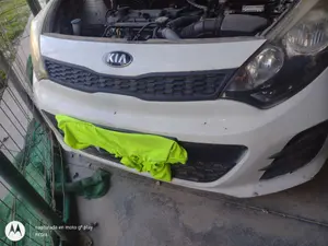 Foto de REFUERZO PARAGOLPES DELANTERO KIA RIO (UB) 1.2 CAT (86 CV / 63 KW)