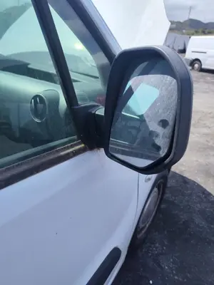 Foto de RETROVISOR DERECHO CITROEN BERLINGO FURGÓN 1.6 16V HDi FAP (90 CV / 66 KW)