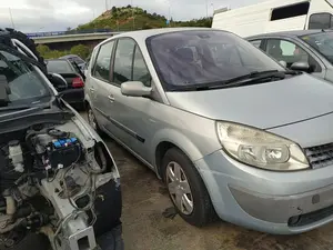 Foto de FARO ANTINIEBLA DERECHO RENAULT SCENIC II (JM) 1.6 16V (113 CV / 83 KW) referencia 8200074008