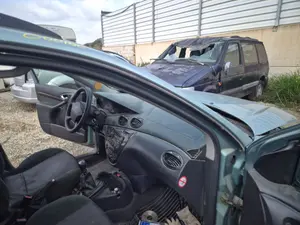 Foto de SALPICADERO FORD FOCUS FAMILIAR (CAK) 1.8 TDDI Turbodiesel CAT (90 CV / 66 KW)
