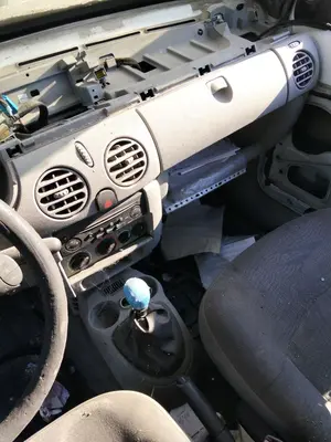 Foto de CONSOLA CENTRAL RENAULT KANGOO I (F/KC0) 1.5 dCi Diesel (82 CV / 60 KW)