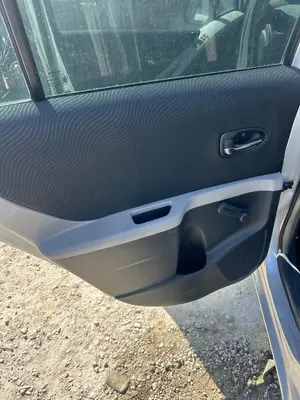 Foto de ELEVALUNAS TRASERO IZQUIERDO TOYOTA YARIS (KSP9/SCP9/NLP9) 1.3 16V CAT (101 CV / 74 KW) referencia 698400D120