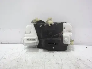 Foto de CERRADURA PUERTA DELANTERA IZQUIERDA CITROEN C5 BERLINA 3.0 V6 (207 CV / 152 KW) referencia AVG2