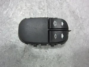 Foto de MANDO ELEVALUNAS DELANTERO IZQUIERDO FORD FOCUS FAMILIAR (CAK) 1.8 TDCi CAT (101 CV / 74 KW) referencia YS4T14529