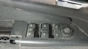 Foto de MANDO ELEVALUNAS DELANTERO IZQUIERDO OPEL ASTRA H TWIN TOP 1.8 16V (140 CV / 103 KW) referencia 13228699