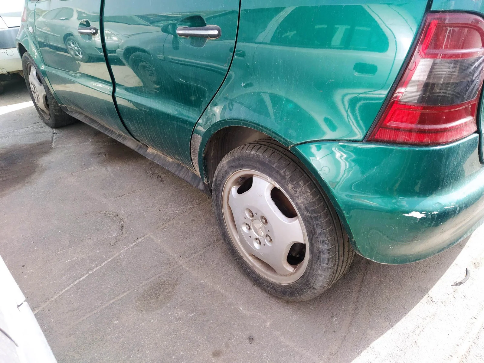 Foto de BRAZO SUSPENSION TRASERO IZQUIERDO MERCEDES-BENZ CLASE A (BM 168) 1.9 CAT (125 CV / 92 KW) referencia A1683503506