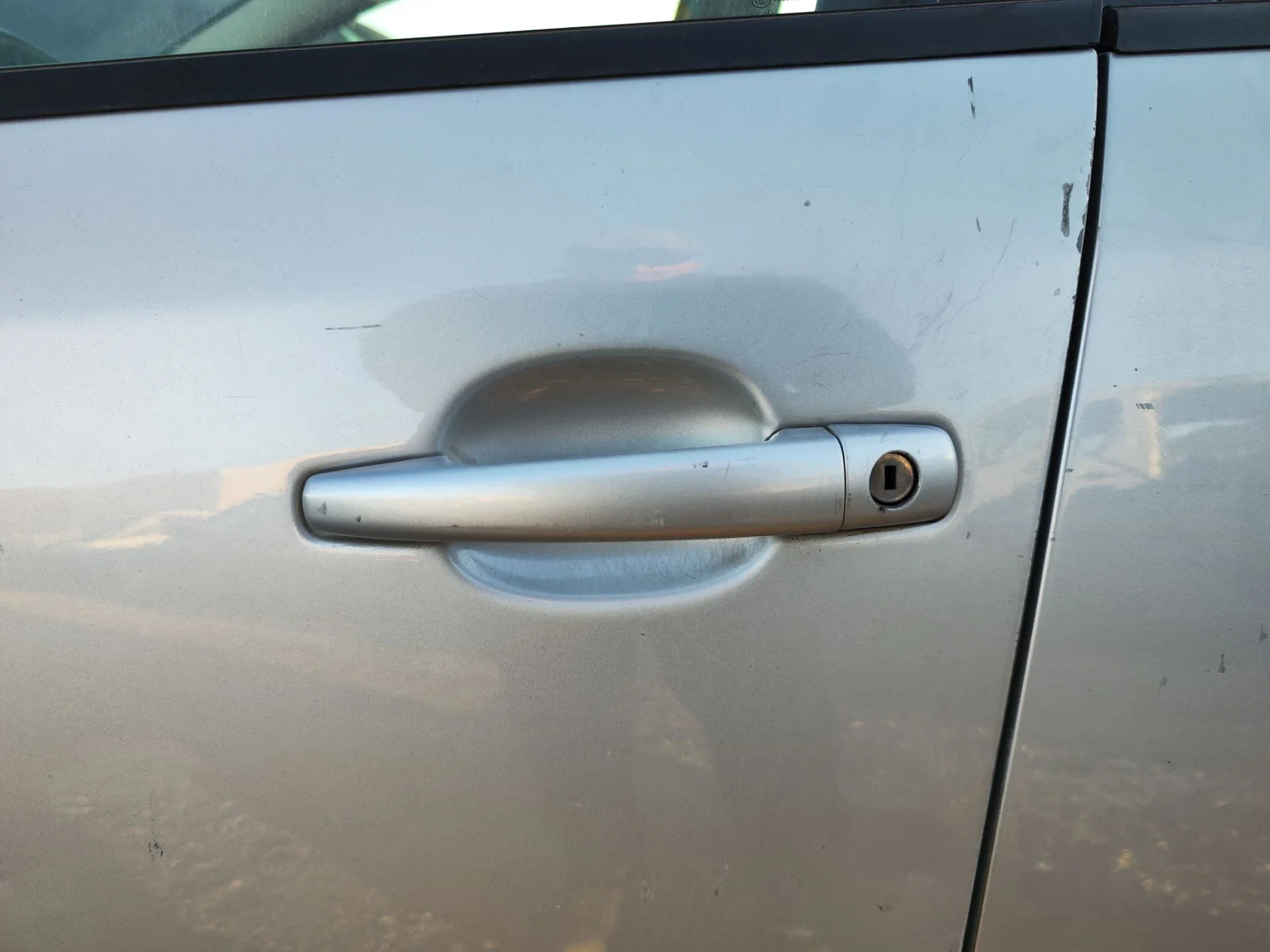 Foto de MANETA EXTERIOR DELANTERA IZQUIERDA CITROEN C4 BERLINA 1.6 16V HDi FAP (109 CV / 80 KW)