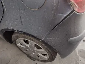Foto de MANGUETA TRASERA IZQUIERDA MITSUBISHI COLT CZ3 BERL. 5 (Z30A) 1.5 DI-D CAT (95 CV / 70 KW)