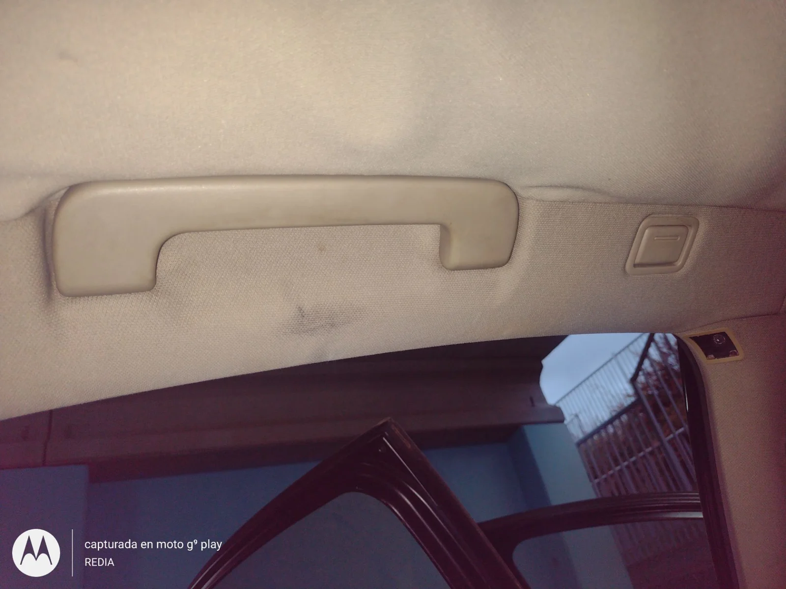 Foto de ASIDERO TECHO TRASERO IZQUIERDO AUDI A6 BERLINA (4B2) 1.9 TDI (131 CV / 96 KW) referencia 4B0857607B FKZ