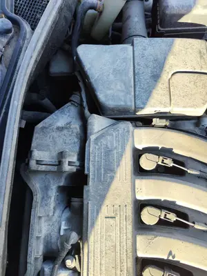 Foto de CAJA FILTRO AIRE RENAULT LAGUNA II (BG0) 1.8 CAT (120 CV / 88 KW) referencia 8200420871