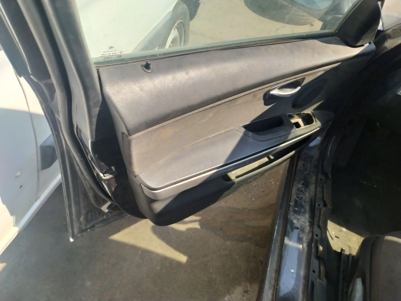 Foto de MANETA INTERIOR DELANTERA IZQUIERDA BMW SERIE 3 BERLINA (E90) 2.0 16V Diesel (163 CV / 120 KW) referencia 51417144545