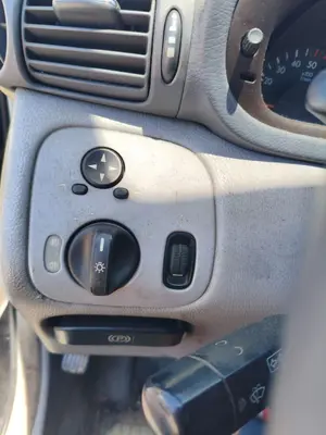 Foto de MANDO LUCES MERCEDES-BENZ CLASE C (BM 203) BERLINA 2.2 CDI CAT (116 CV / 85 KW) referencia A2035450010 7C45