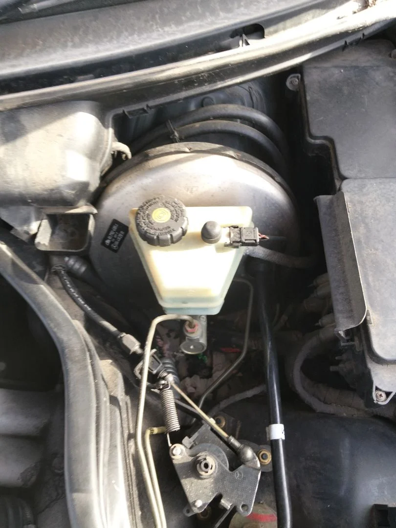 Foto de BOMBA FRENO MERCEDES-BENZ CLASE E (BM 210) BERLINA 2.9 Turbodiesel CAT (129 CV / 95 KW)