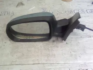 Foto de RETROVISOR IZQUIERDO OPEL CORSA C 1.7 16V DI CAT (Y 17 DTL / LK8) (65 CV / 48 KW) referencia 065021L1