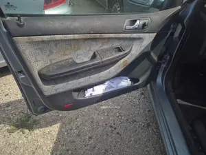 Foto de CERRADURA PUERTA DELANTERA IZQUIERDA SKODA FABIA COMBI (6Y5) 1.9 TDI (101 CV / 74 KW) referencia 7E1837015A
