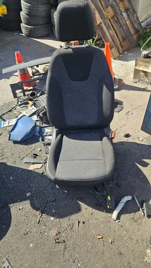 Foto de ASIENTO DELANTERO DERECHO OPEL CROSSLAND X 1.2  (110 CV / 81 KW)