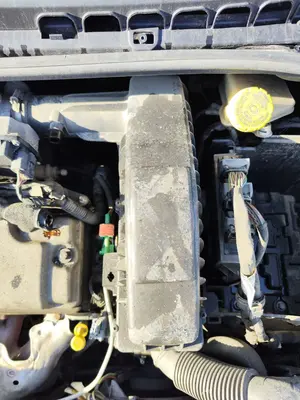 Foto de CAJA FILTRO AIRE CITROEN C3 1.4  (73 CV / 54 KW) referencia 1420P9