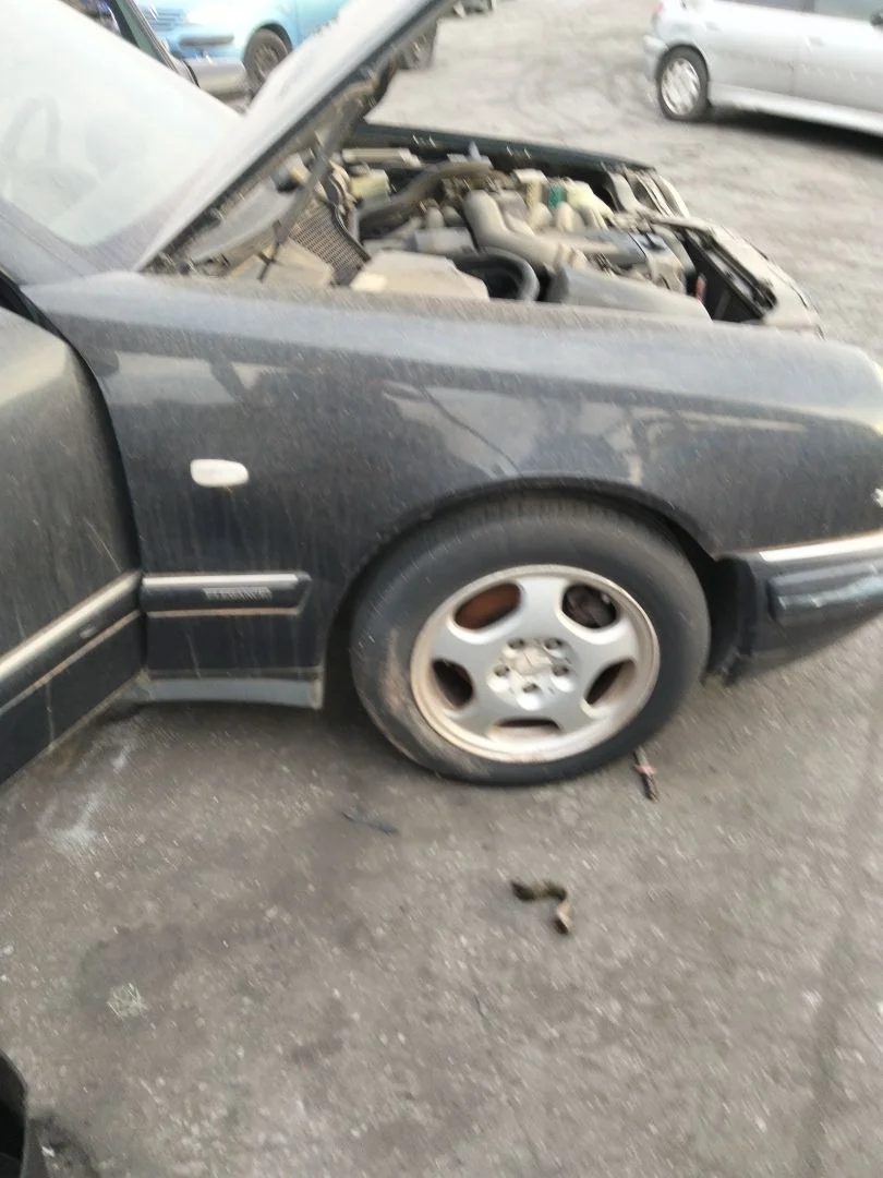 Foto de ALETA DELANTERA DERECHA MERCEDES-BENZ CLASE E (BM 210) BERLINA referencia A2108800218