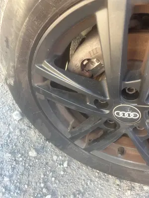 Foto de PINZA DE FRENO DELANTERA IZQUIERDA AUDI A3 SPORTBACK (8PA) 1.6 16V FSI (116 CV / 85 KW) referencia 1K0615123E