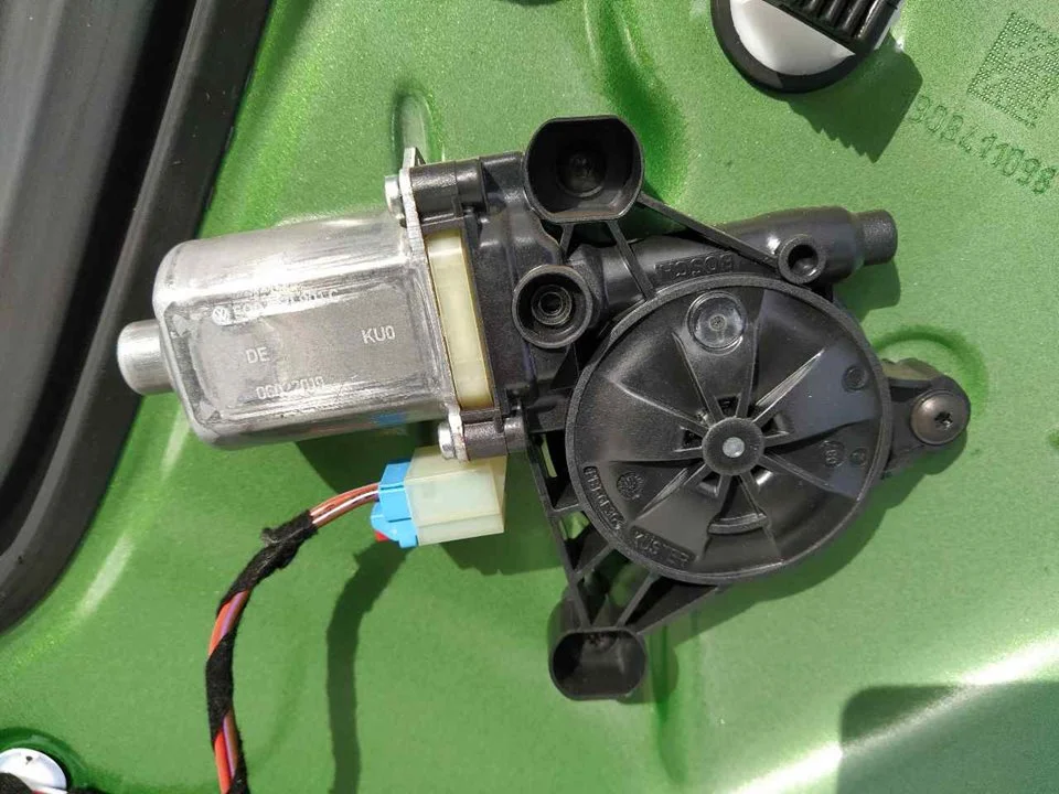 Foto de MOTOR ELEVALUNAS DELANTERO IZQUIERDO PORSCHE MACAN (95BA) referencia 5Q0959801C