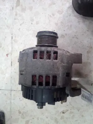 Foto de ALTERNADOR RENAULT SCENIC I (JA...) 1.9 dCi Diesel CAT (102 CV / 75 KW) referencia 8200054588