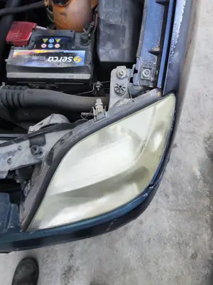 Foto de FARO IZQUIERDO RENAULT SCENIC I (JA...) 1.9 dCi Diesel CAT (102 CV / 75 KW) referencia 260600499R foto 2