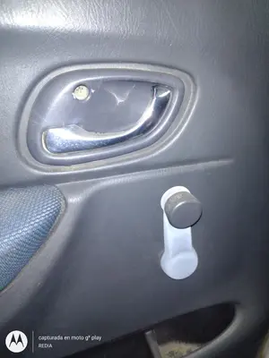 Foto de MANETA INTERIOR TRASERA IZQUIERDA SUZUKI IGNIS (RG/FH) 1.3 CAT (83 CV / 61 KW) referencia 83104-75G01-P4Z