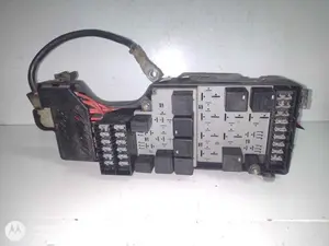 Foto de CAJA RELES / FUSIBLES VOLVO S80 BERLINA 2.5 Turbodiesel (140 CV / 103 KW) referencia 9168986 foto 2