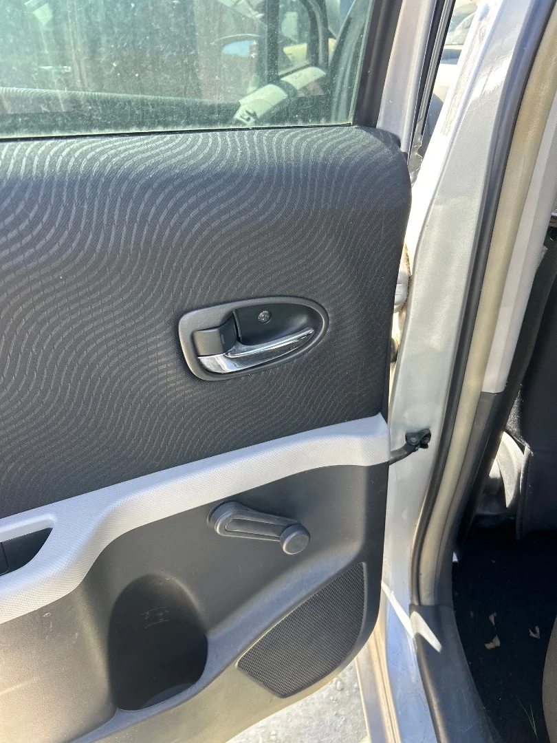 Foto de MANETA INTERIOR TRASERA IZQUIERDA TOYOTA YARIS (KSP9/SCP9/NLP9) 1.3 16V CAT (101 CV / 74 KW)