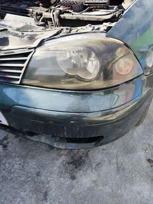 Foto de FARO IZQUIERDO SEAT IBIZA (6L1) 1.9 TDI (101 CV / 74 KW) referencia 6L1941751M