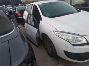 Foto de LLANTA RENAULT MEGANE III BERLINA 5P 1.6 16V CAT (101 CV / 74 KW) referencia 403000026R