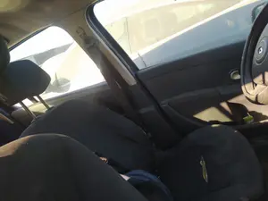 Foto de ASIENTO DELANTERO IZQUIERDO RENAULT CLIO III 1.5 dCi Diesel CAT (86 CV / 63 KW)