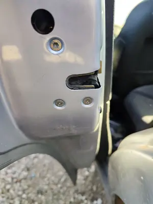 Foto de CERRADURA PUERTA TRASERA IZQUIERDA CITROEN C3 1.4  (73 CV / 54 KW) referencia 9138C1