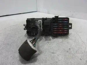 Foto de CAJA RELES / FUSIBLES MITSUBISHI 3000 GT (Z10) 3.0 Biturbo (286 CV / 210 KW) referencia MB183865