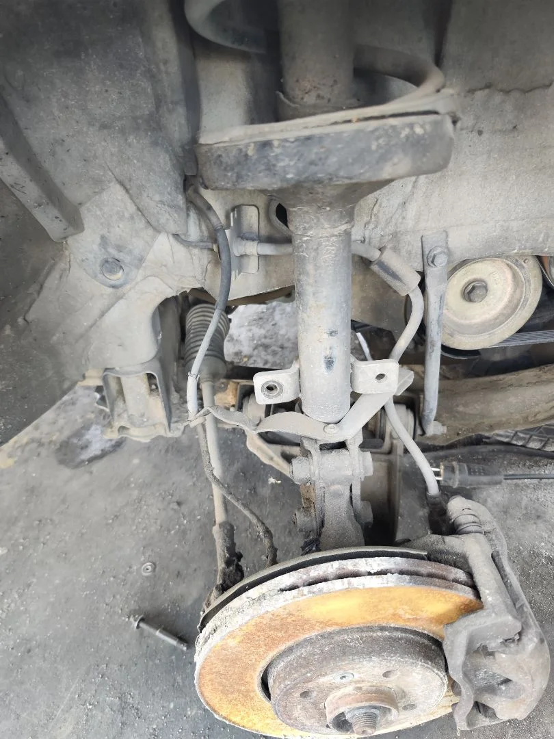 Foto de AMORTIGUADOR DELANTERO DERECHO RENAULT KANGOO I (F/KC0) 1.9 dCi Diesel CAT (84 CV / 62 KW) referencia 8200675689