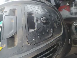 Foto de SISTEMA AUDIO / RADIO CD FORD TRANSIT COURIER (C4A) 1.5 TDCi CAT (95 CV / 70 KW) referencia ET7618D815BG