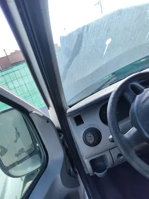 Foto de SALPICADERO NISSAN INTERSTAR (X70) 2.5 dCi Diesel CAT (114 CV / 84 KW)