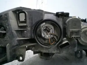 Foto de FARO IZQUIERDO RENAULT MEGANE II BERLINA 5P 1.5 dCi Diesel (82 CV / 60 KW) referencia 8200073220J foto 8
