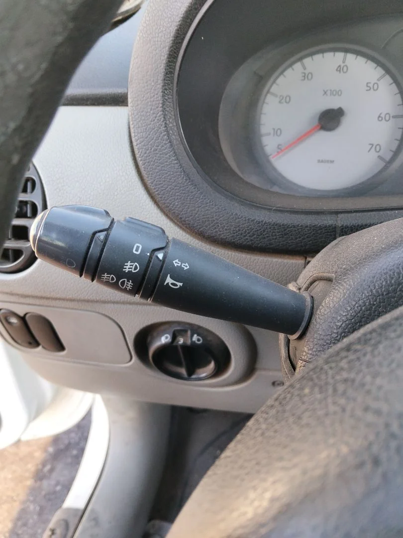 Foto de MANDO LUCES RENAULT KANGOO I (F/KC0) 1.9 dCi Diesel CAT (84 CV / 62 KW) referencia 7701053057