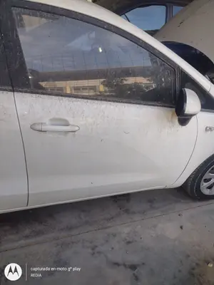 Foto de PUERTA DELANTERA DERECHA KIA RIO (UB) 1.2 CAT (86 CV / 63 KW) referencia 760041W010