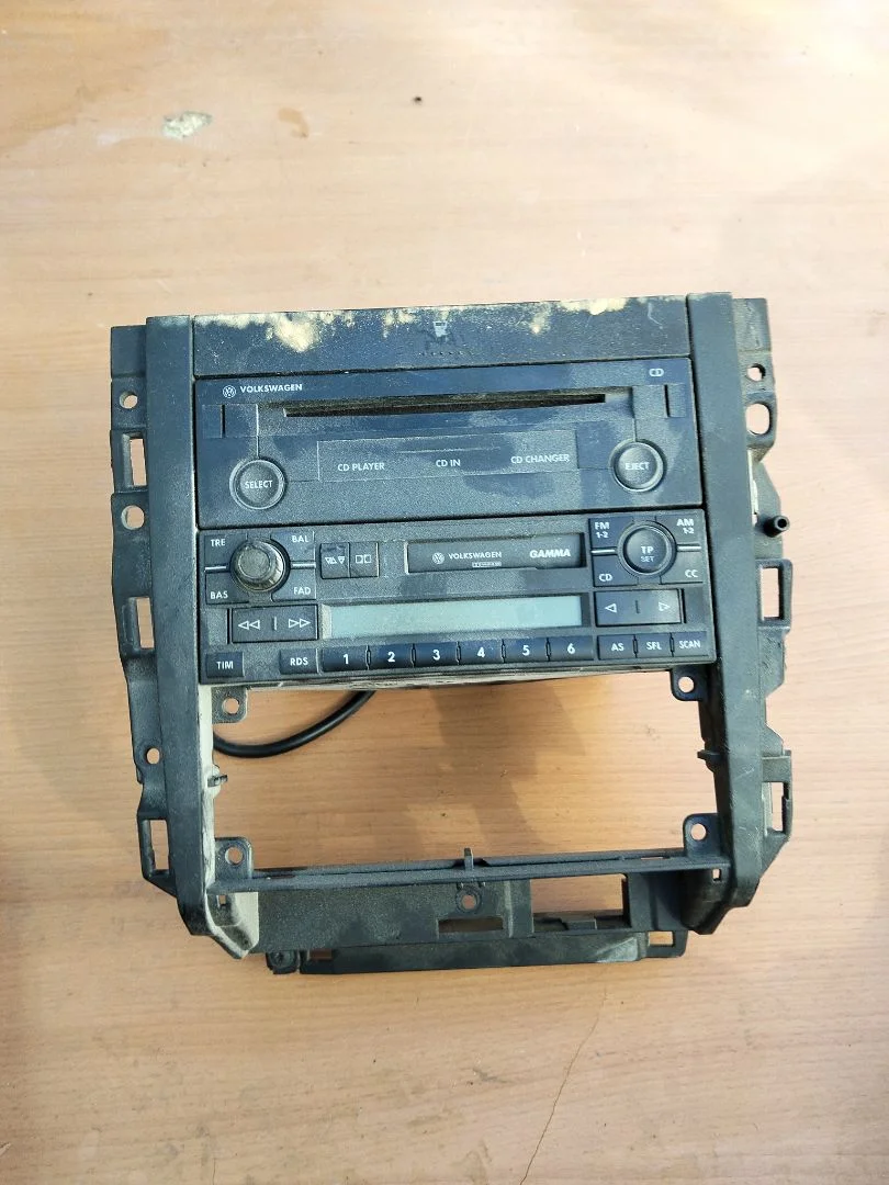 Foto de SISTEMA AUDIO / RADIO CD VOLKSWAGEN GOLF IV BERLINA (1J1)(10.1997) 1.9 TDI (131 CV / 96 KW)