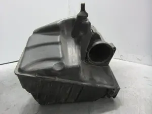 Foto de CAJA FILTRO AIRE RENAULT FLUENCE 1.5 dCi Diesel FAP (110 CV / 81 KW) referencia 8201089804